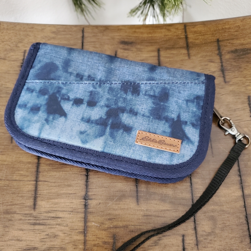 Eddie Bauer Travex Travel Wristlet Wallet